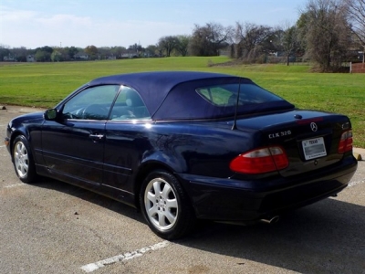 2003 Mercedes-Benz CLK320