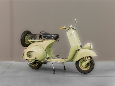 1953 Piaggio Vespa 125 VM1T "FARO BASSO" (Lot 51)