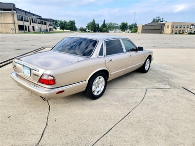 2003 Jaguar XJ8