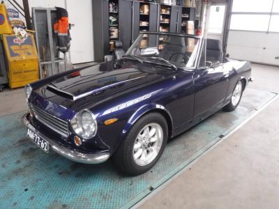 1968 Datsun 2000 Fairlady blue