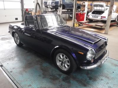 1968 Datsun 2000 Fairlady blue