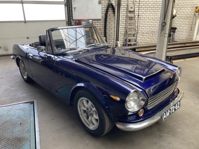 1968 Datsun 2000 Fairlady blue