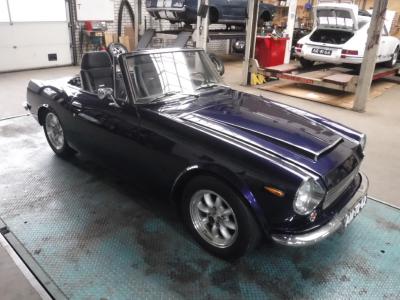 1968 Datsun 2000 Fairlady blue