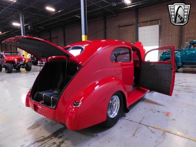 1940 Ford Deluxe