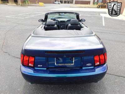 2004 Ford Mustang