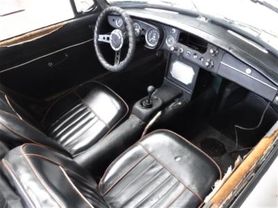 1967 MG B Cabrio no. 94868