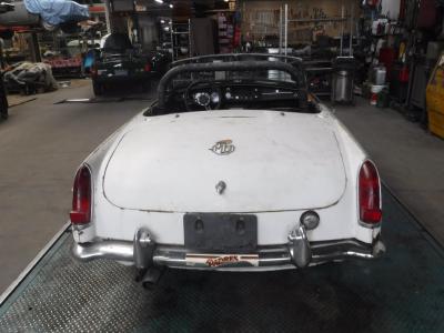 1967 MG B Cabrio no. 94868