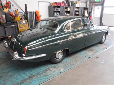 1968 Jaguar 420G Saloon no. 7776