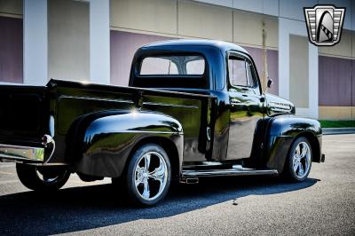 1951 Ford F2