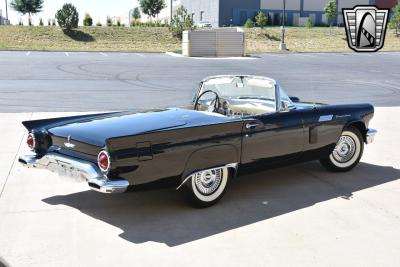 1957 Ford Thunderbird