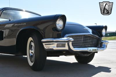 1957 Ford Thunderbird