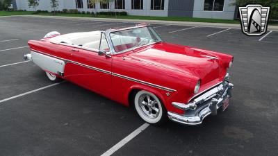 1954 Ford Crestline