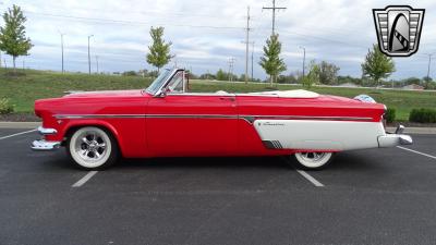 1954 Ford Crestline