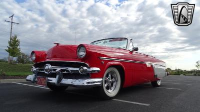 1954 Ford Crestline