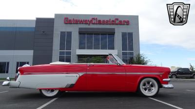 1954 Ford Crestline