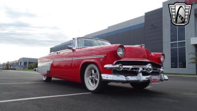 1954 Ford Crestline