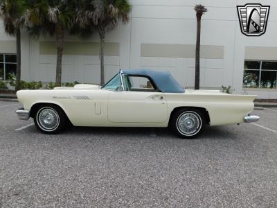 1957 Ford Thunderbird