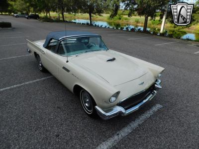 1957 Ford Thunderbird