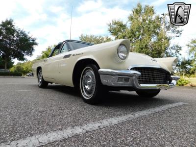 1957 Ford Thunderbird