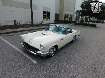 1957 Ford Thunderbird