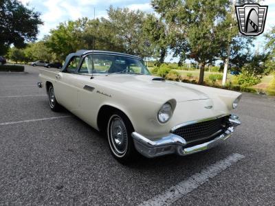 1957 Ford Thunderbird