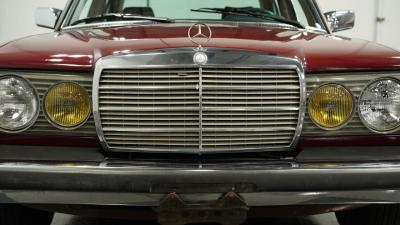 1983 Mercedes - Benz 240D