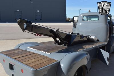 1949 Chevrolet Tow Truck