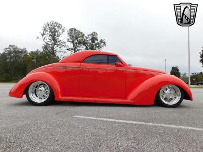 1939 Ford Custom