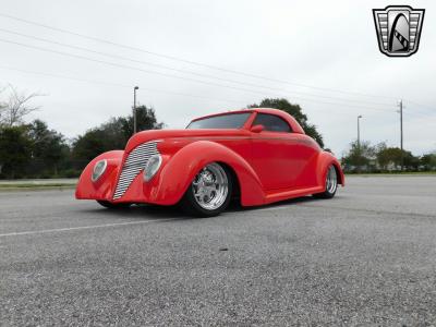 1939 Ford Custom