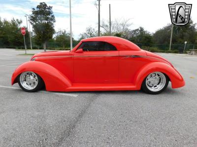 1939 Ford Custom