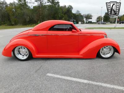 1939 Ford Custom