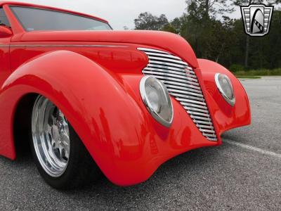 1939 Ford Custom