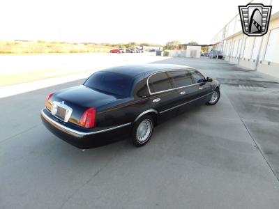 2001 Lincoln Town Car