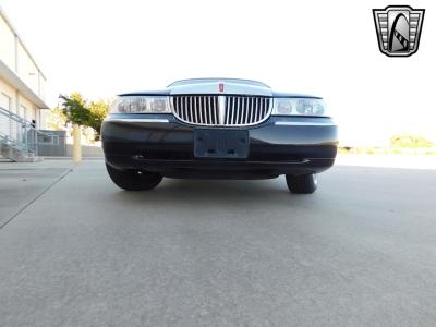 2001 Lincoln Town Car