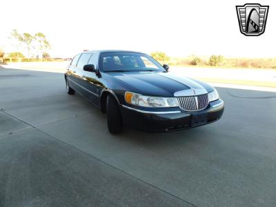 2001 Lincoln Town Car