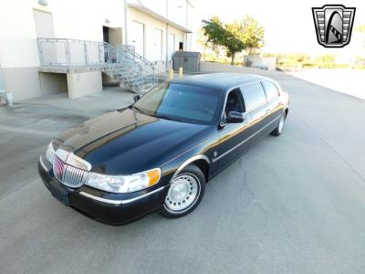 2001 Lincoln Town Car