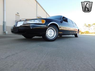 2001 Lincoln Town Car