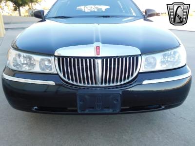 2001 Lincoln Town Car