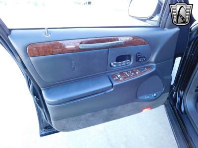 2001 Lincoln Town Car