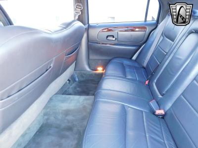 2001 Lincoln Town Car