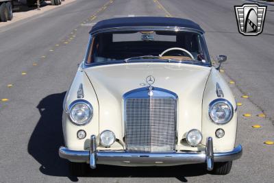 1960 Mercedes - Benz 220S