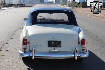 1960 Mercedes - Benz 220S