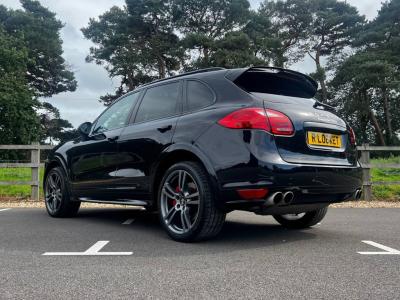 2014 Porsche 2014 06 CAYENNE 4.8 V8 TURBO 500 BHP