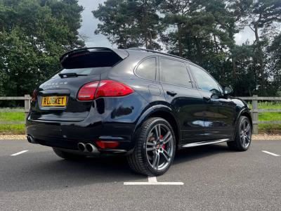 2014 Porsche 2014 06 CAYENNE 4.8 V8 TURBO 500 BHP