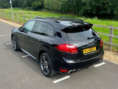 2014 Porsche 2014 06 CAYENNE 4.8 V8 TURBO 500 BHP