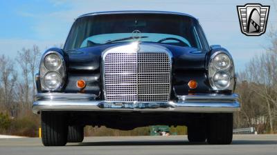 1969 Mercedes - Benz 280SE