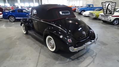 1940 Ford Deluxe