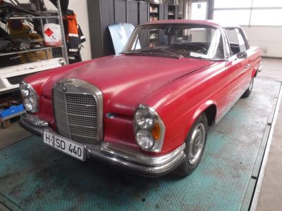 1965 Mercedes - Benz 250SE Coupe no. 85252