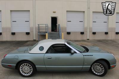 2004 Ford Thunderbird