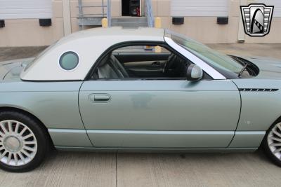 2004 Ford Thunderbird